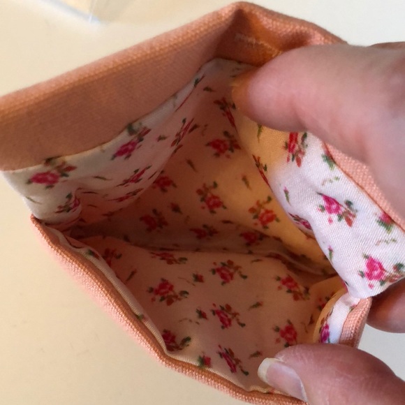 Gucci Beauty Pouch and Comb Gift Set - Picture 5 of 6